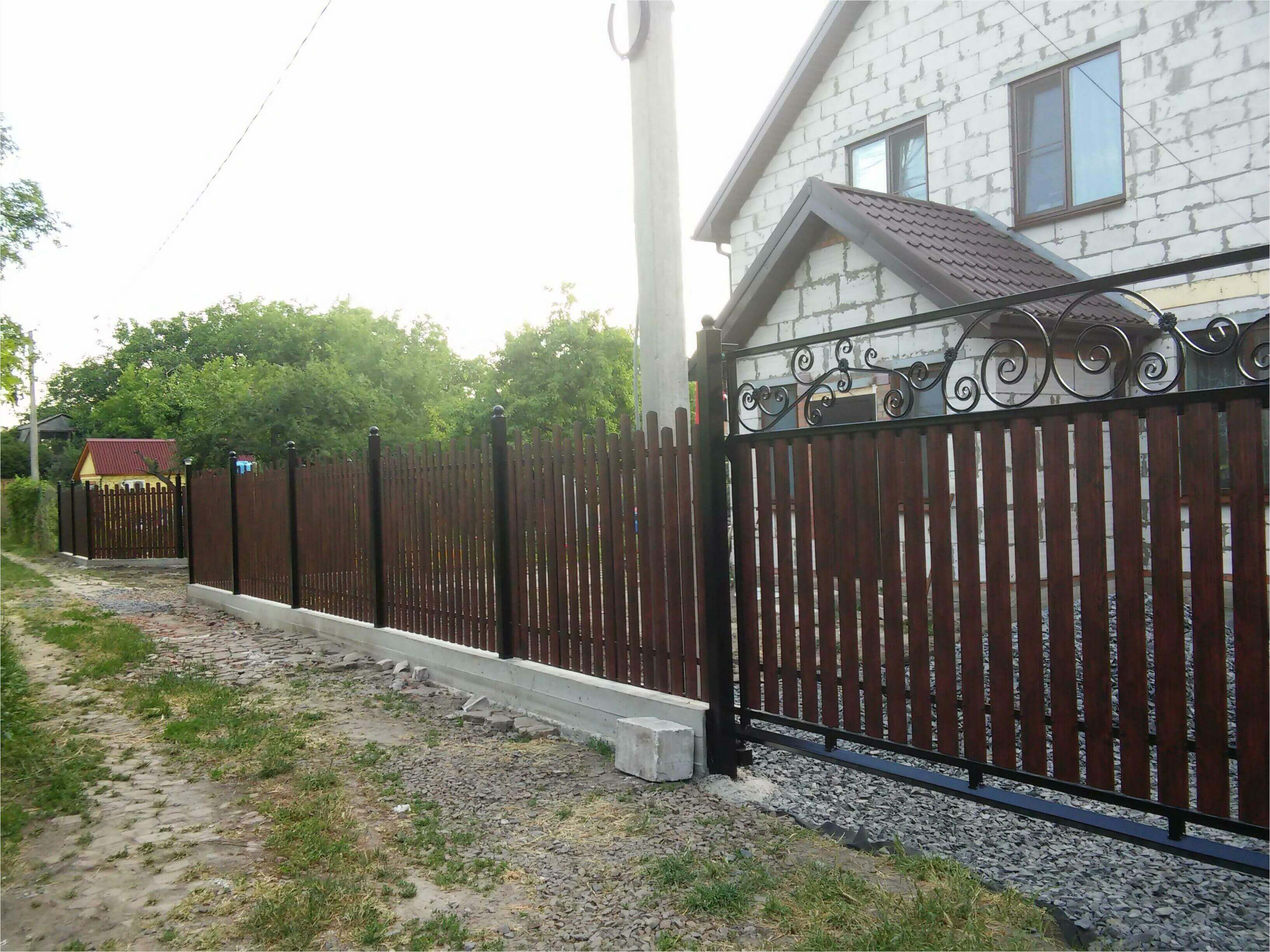 Забор из штакетника 90м фото1 в Кызыле