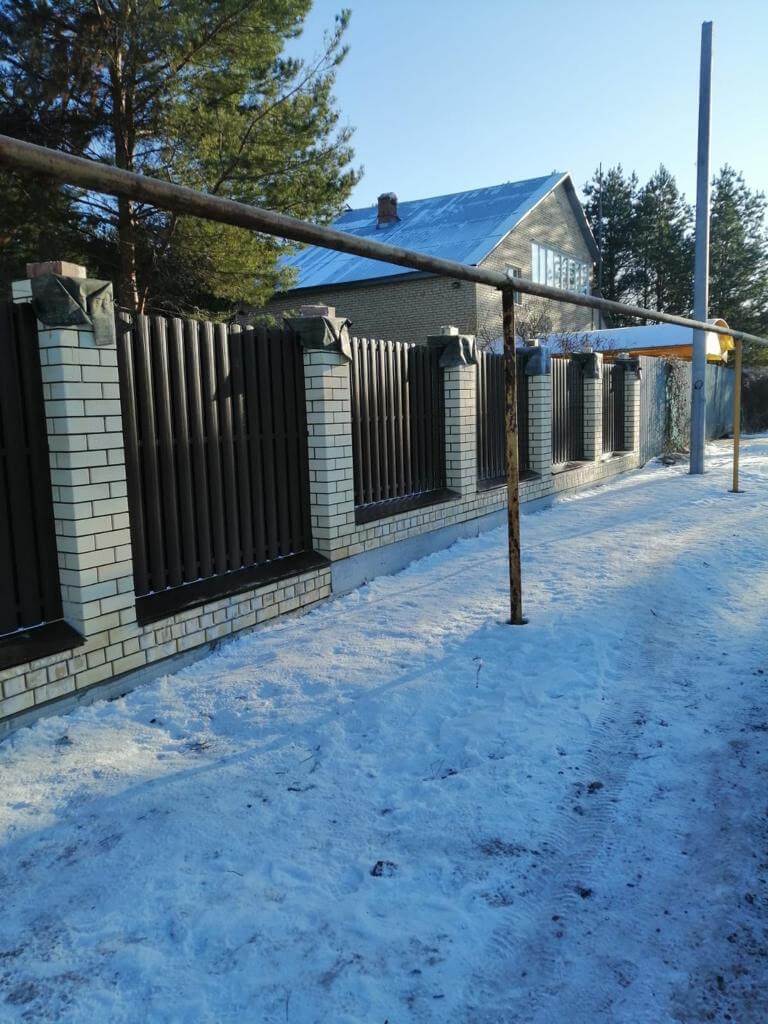 Забор из штакетника RAL8017 Шоколад в Кызыле