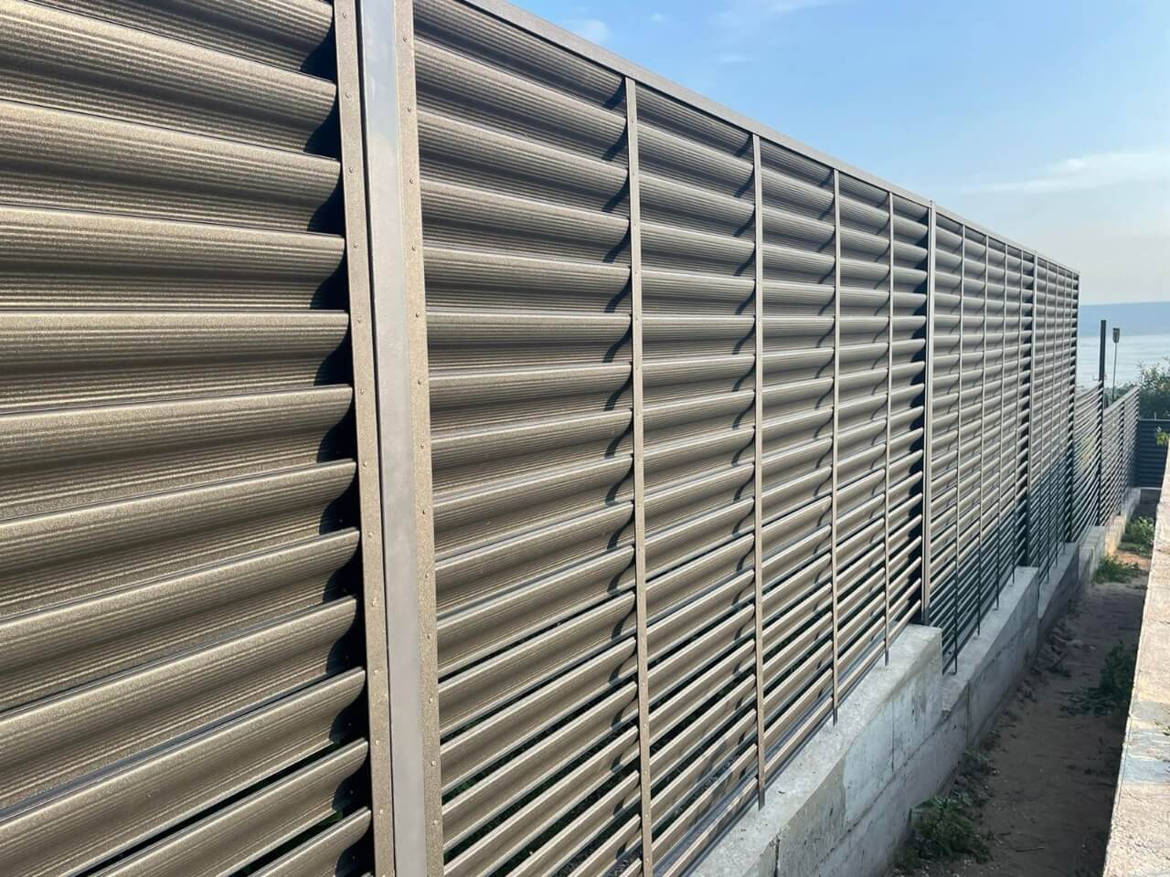 забор-жалюзи RAL7024/7024 Серый Графит двухсторонний МАТТЕ фото3 в Кызыле