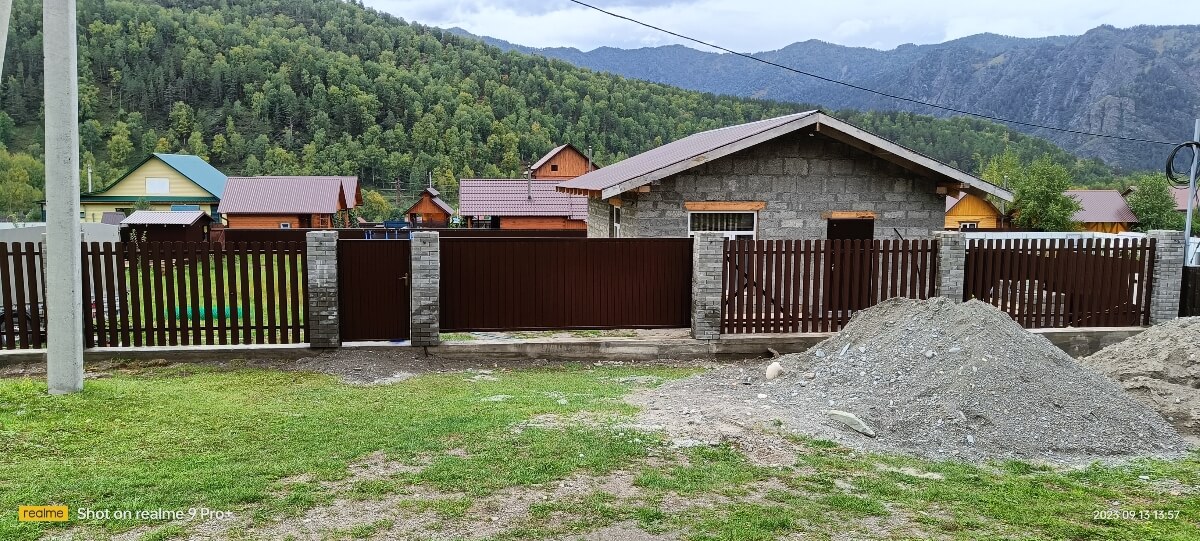 Забор из штакетника фигурного 15м RAL8017/8017 Шоколад двусторонний фото 2 в Кызыле