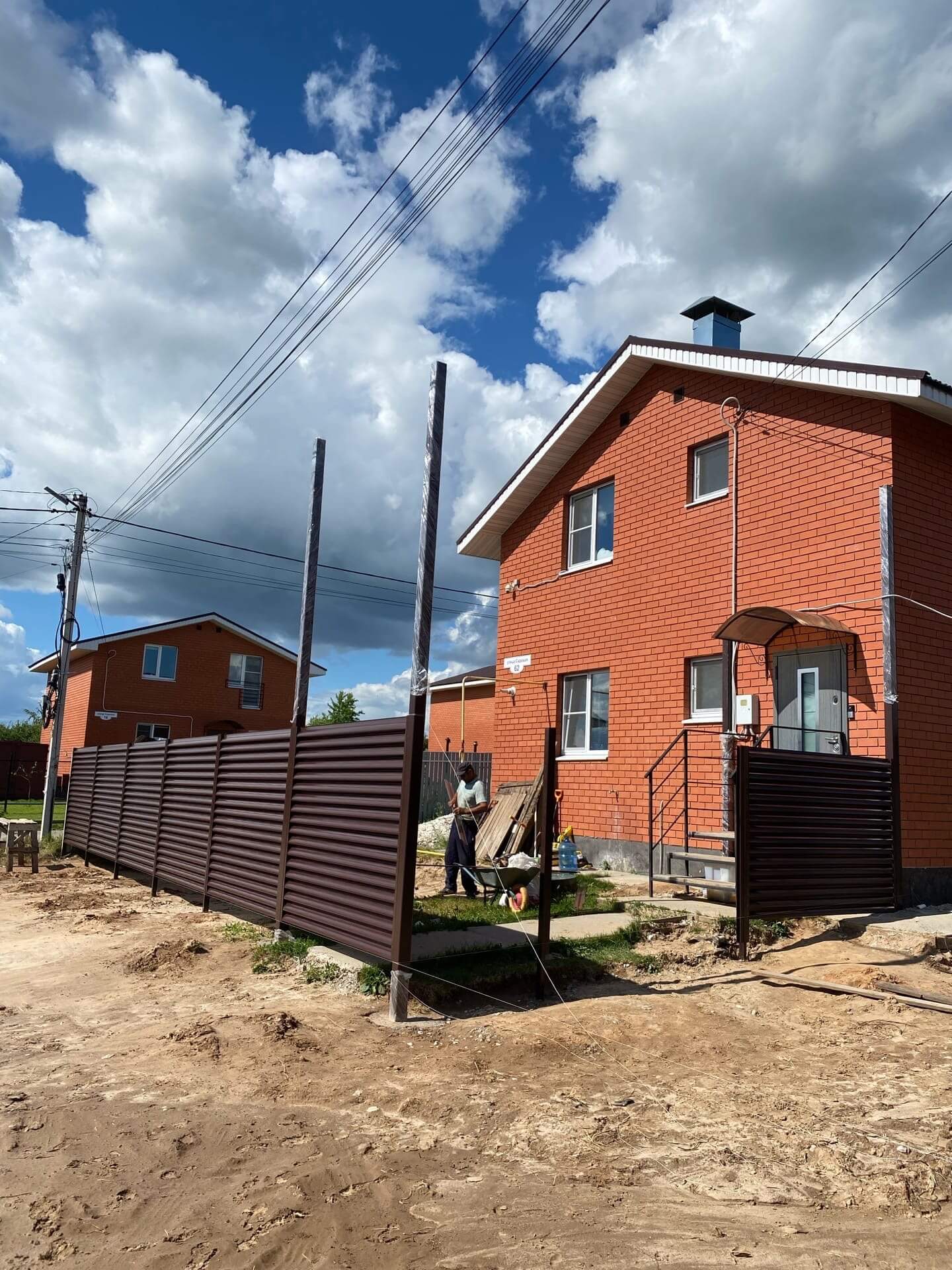 Забор-жалюзи из ламелей еврожалюзи 14м RAL8017 Шоколад фото 1 в Кызыле
