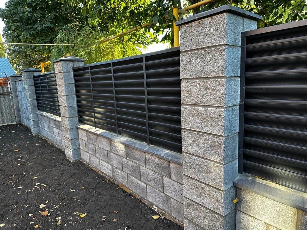 Забор-жалюзи 19м RAL7024/7024 Серый Графит двусторонний MATTE фото 6 в Кызыле