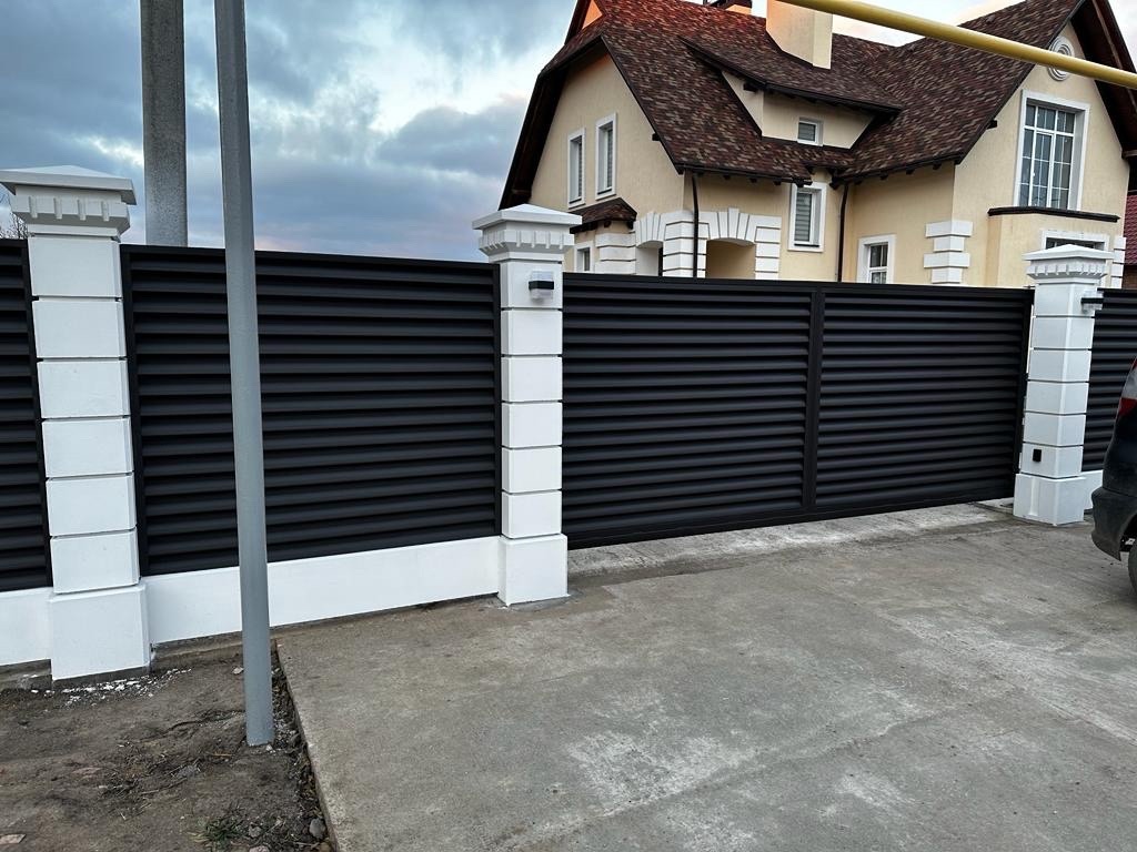 Забор из ламелей Еврожалюзи 35м RAL8019/8019 Темный Шоколад двусторонний MATTE фото 1 в Кызыле