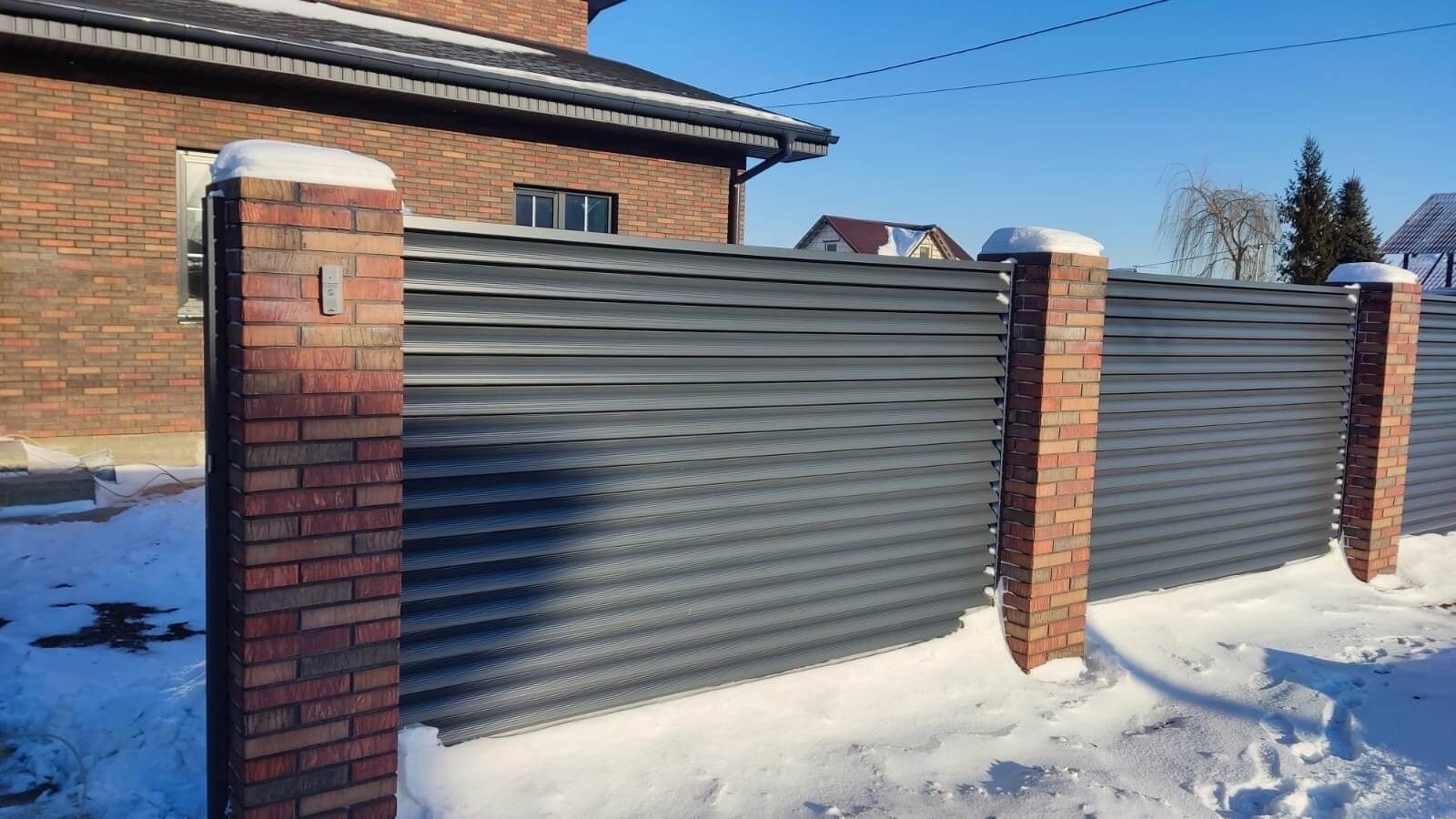 Забор-жалюзи с ламелями еврожалюзи 34м RAL7024/7024 Серый Графит двусторонний в Кызыле