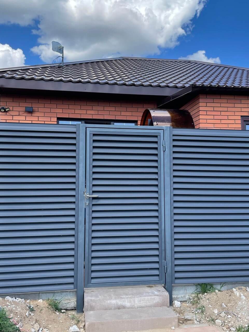 Забор из ламелей еврожалюзи 24м RAL7024 Серый Графит МАТТЕ фото 2 в Кызыле