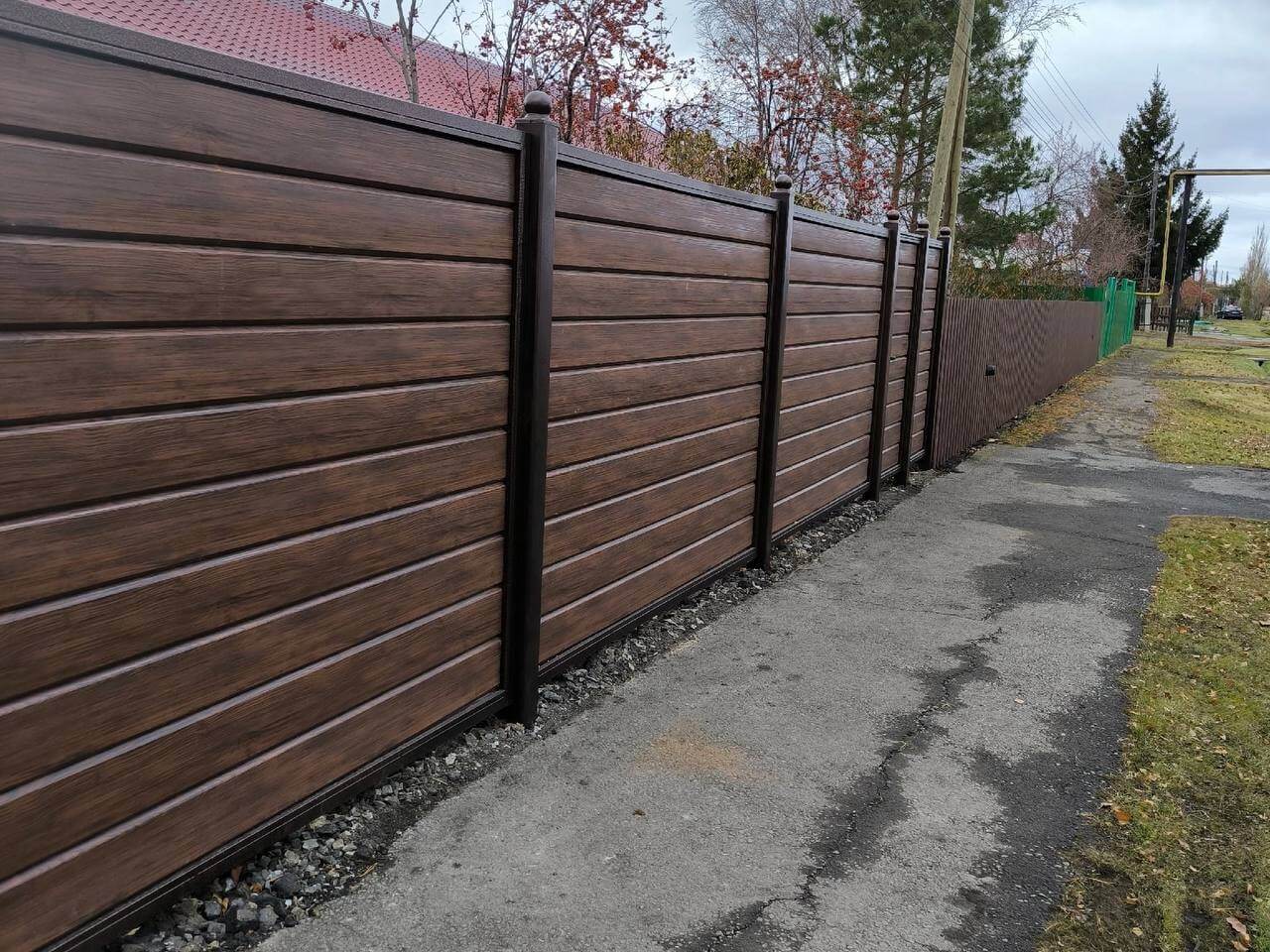 Забор из металлосайдинга Евро-Брус 46м Античное Дерево Принтек фото 1 в Кызыле