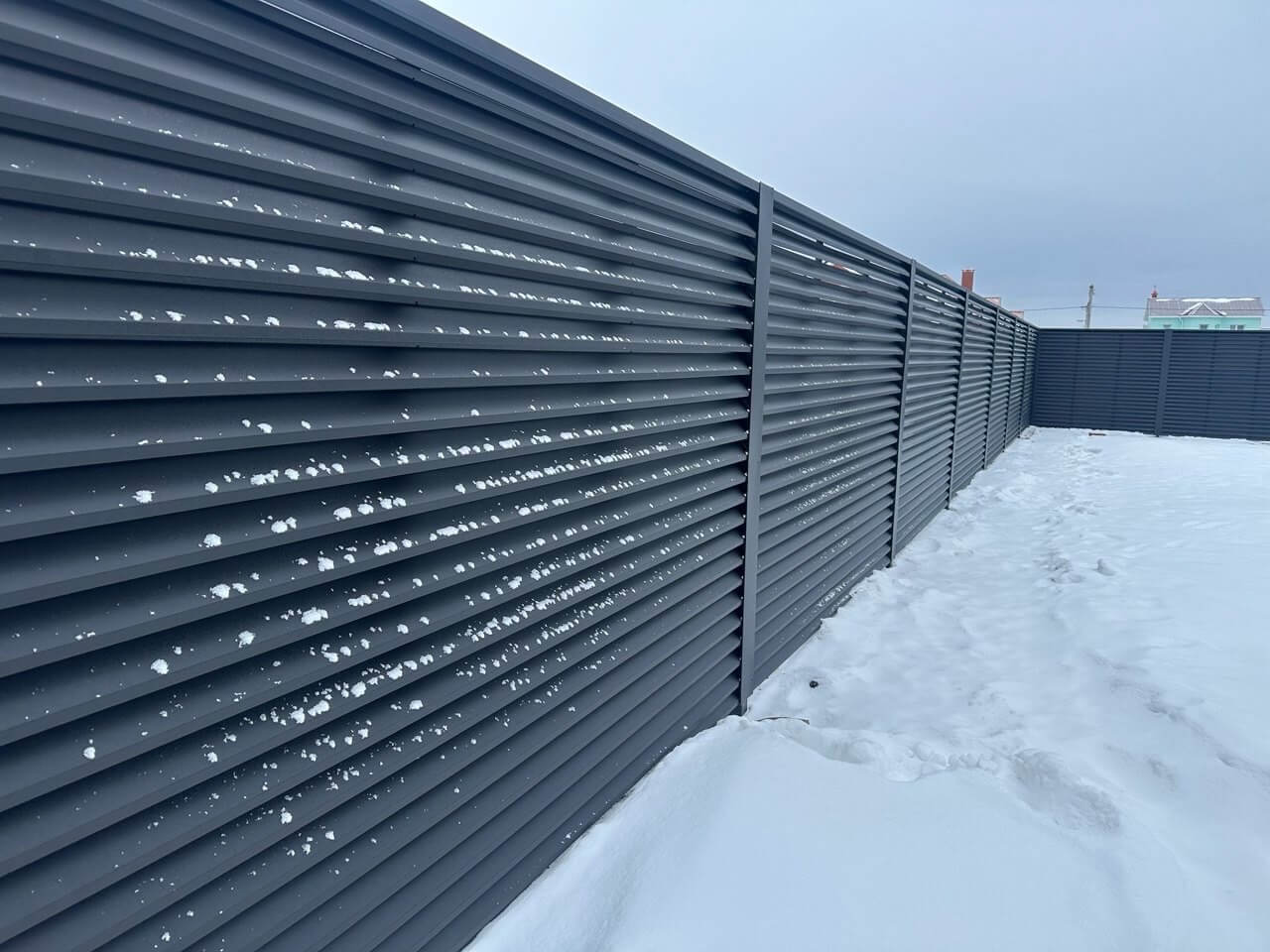Забор-жалюзи из ламелей ЭКО-Z 130м RAL9005 Черный МАТТЕ в Кызыле