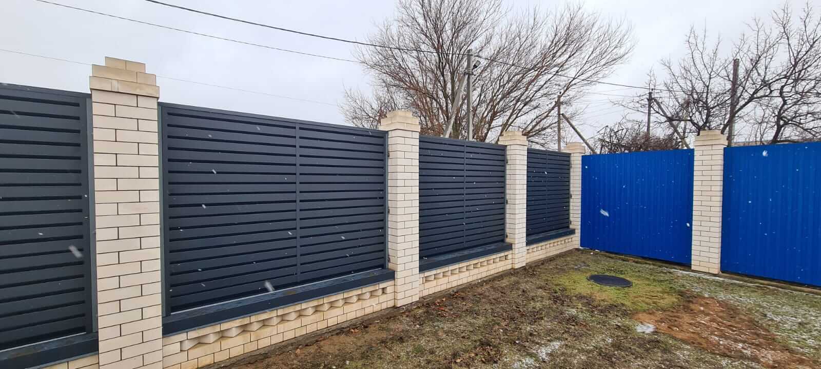 Забор-жалюзи из ламелей Хай-Тек 23м RAL7024/7024 Серый Графит двусторонний МАТТЕ фото 6 в Кызыле