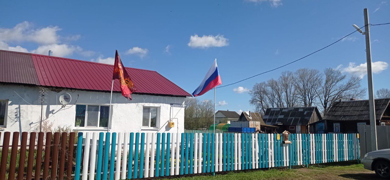 Забор из евроштакетника 16м RAL5021 Морская Волна, RAL9003 Белый фото 1 в Кызыле