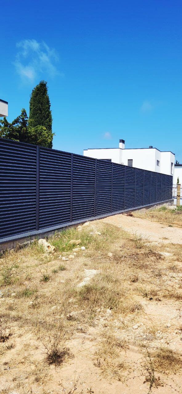 Забор-жалюзи 65м RAL7024/7024 Серый Графит МАТТЕ двусторонний фото 6 в Кызыле