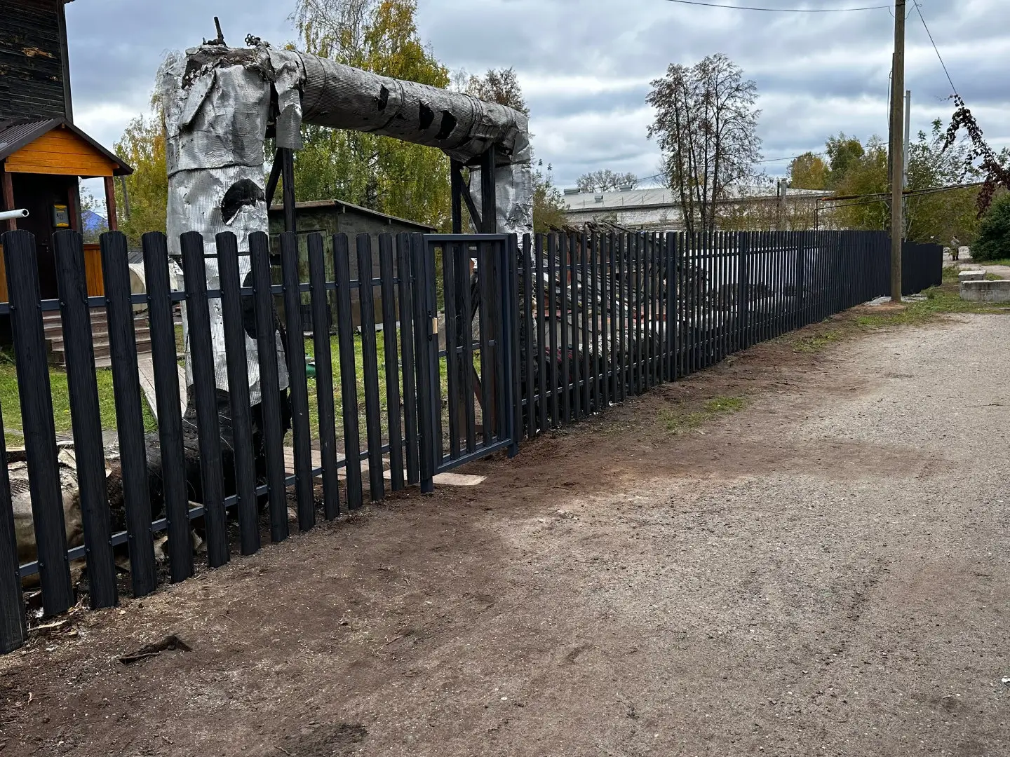 Забор из евроштакетника 63м Черное Дерево 3D Принтек фото 5 в Кызыле
