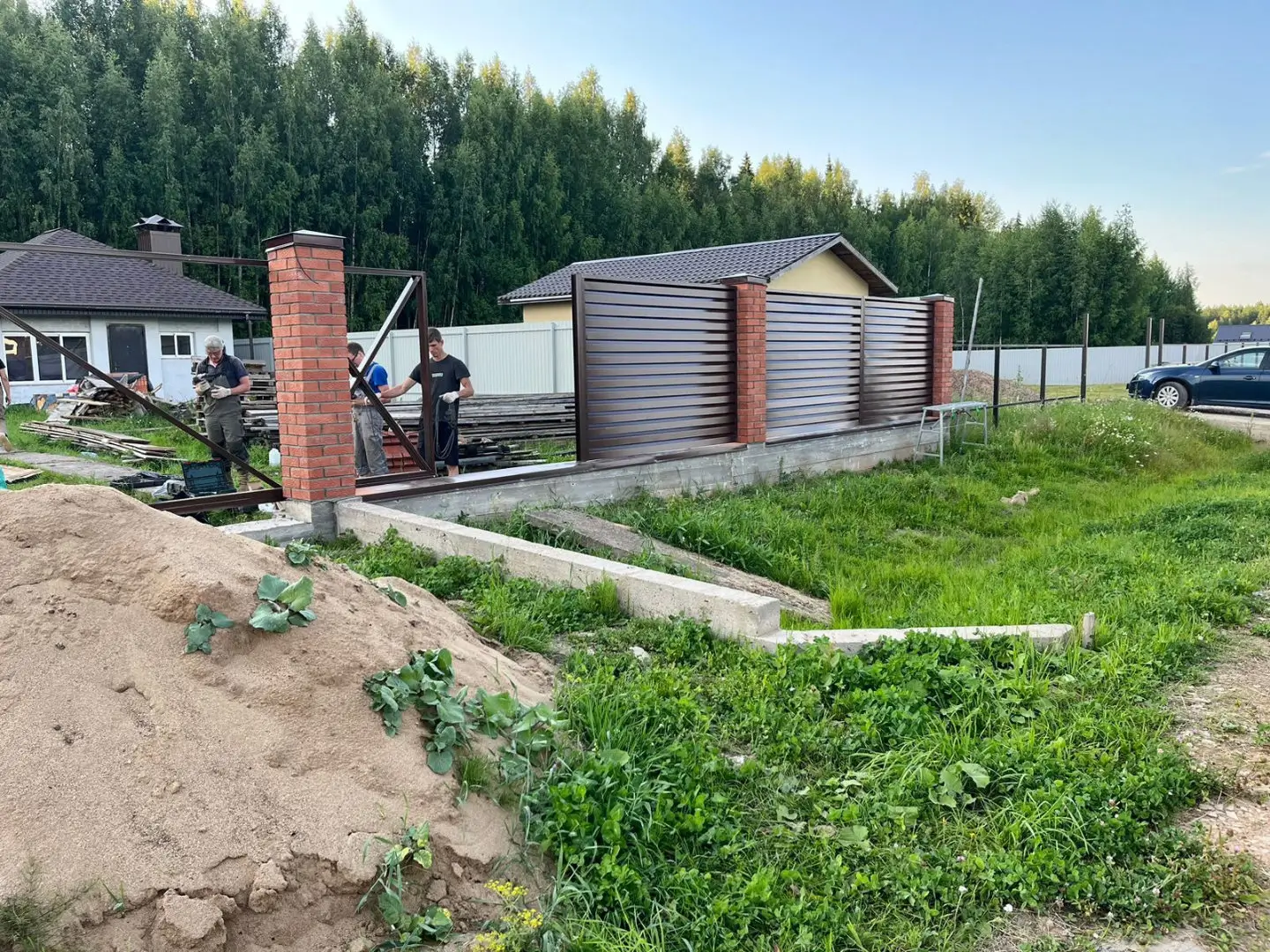 Забор-жалюзи из ламелей Хай-Тек 26м RAL8017/8017 Шоколад двусторонний фото 3 в Кызыле