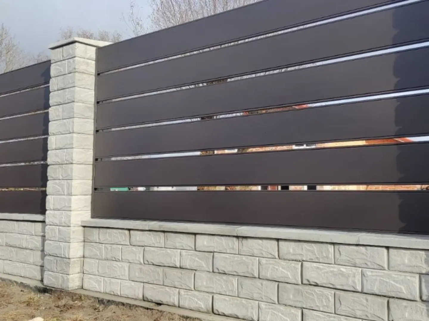 Забор-ранчо из металлопланкена 32м RAL8019 Темный Шоколад МАТТЕ фото 3 в Кызыле