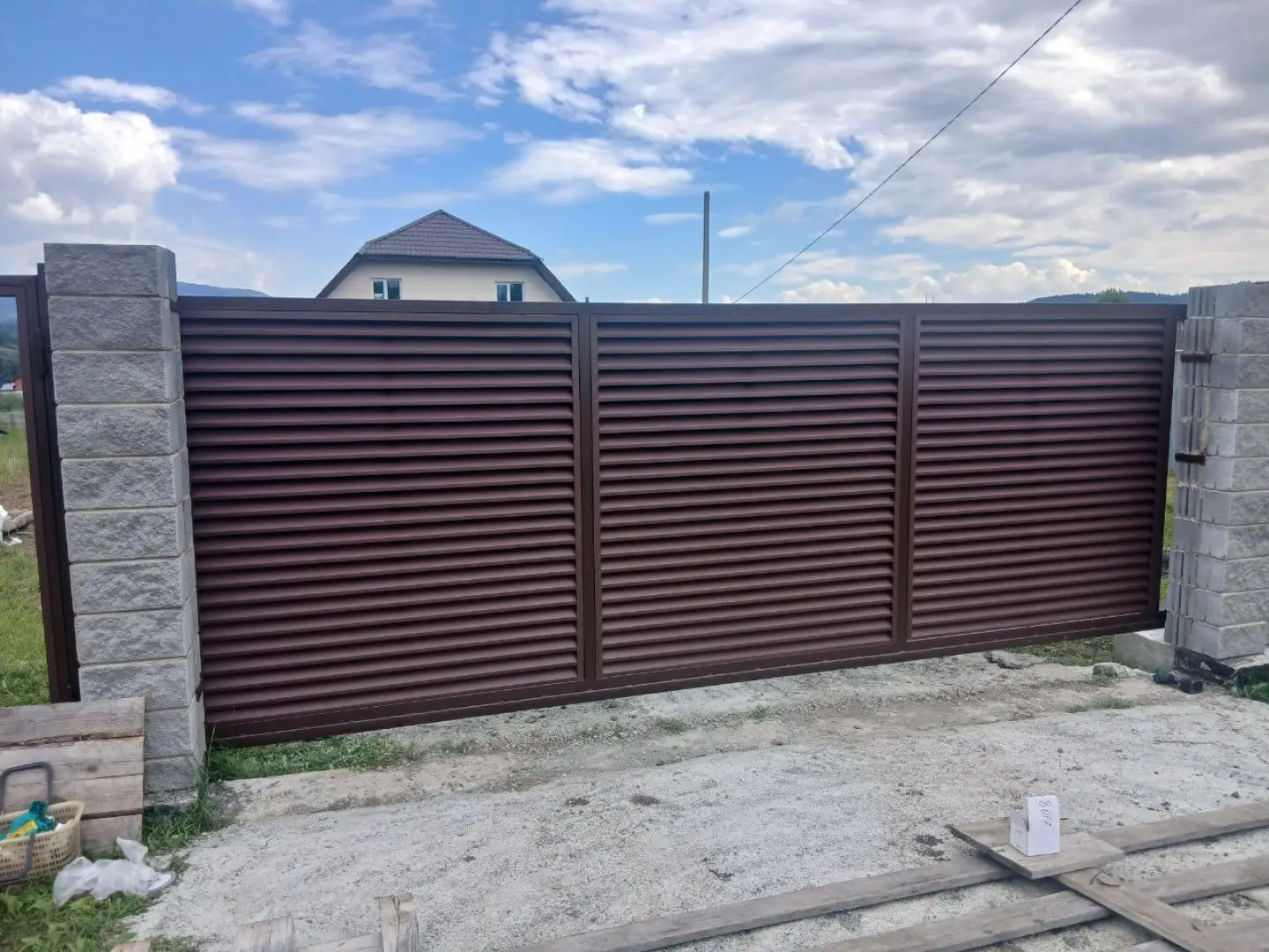 Забор-жалюзи из ламелей ЭКО-Z 16м RAL8017/8017 Шоколад двусторонний МАТТЕ фото 11 в Кызыле